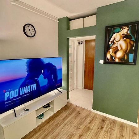 Apartament Holiday Metro Fast Wifi Tv'70 Netflix Hbo Appletv Warszawa Zewnętrze zdjęcie