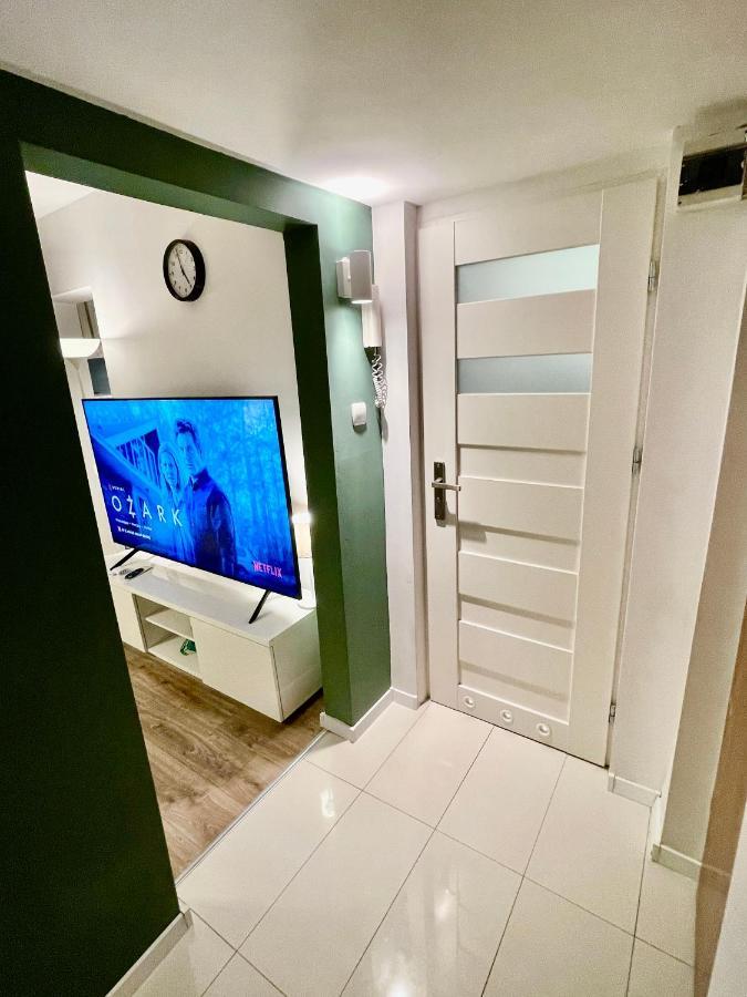 Apartament Holiday Metro Fast Wifi Tv'70 Netflix Hbo Appletv Warszawa Zewnętrze zdjęcie