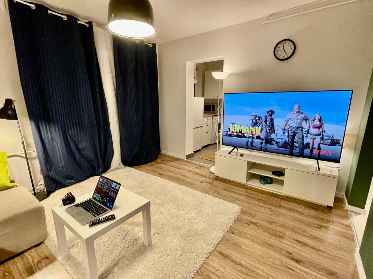 Apartament Holiday Metro Fast Wifi Tv'70 Netflix Hbo Appletv Warszawa Zewnętrze zdjęcie