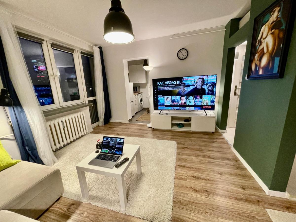 Apartament Holiday Metro Fast Wifi Tv'70 Netflix Hbo Appletv Warszawa Zewnętrze zdjęcie