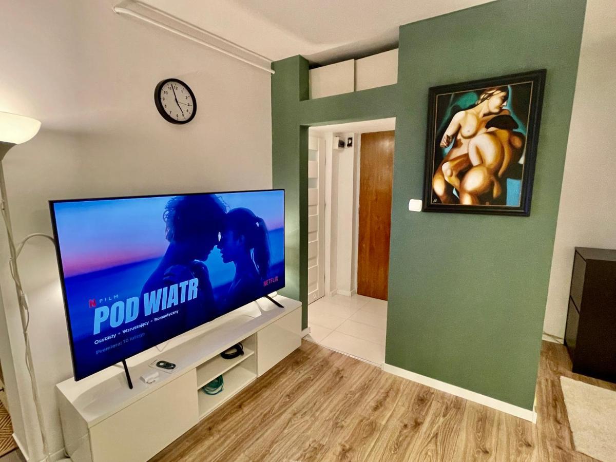 Apartament Holiday Metro Fast Wifi Tv'70 Netflix Hbo Appletv Warszawa Zewnętrze zdjęcie