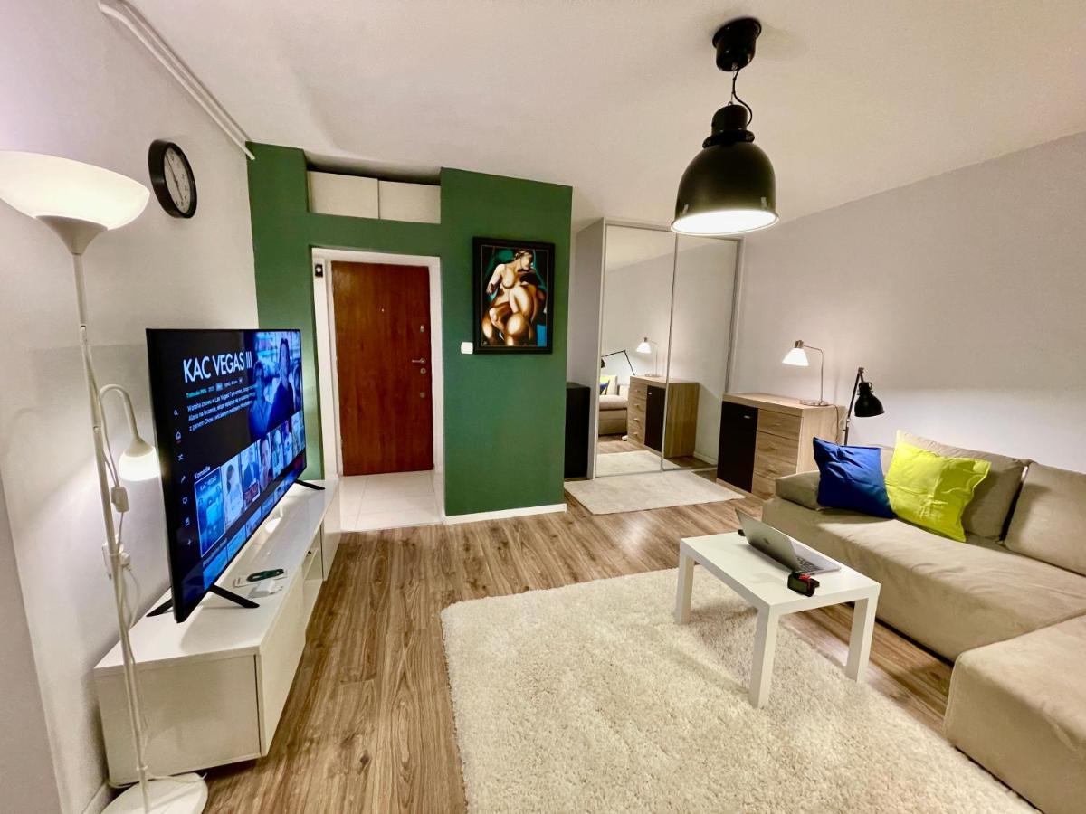 Apartament Holiday Metro Fast Wifi Tv'70 Netflix Hbo Appletv Warszawa Zewnętrze zdjęcie