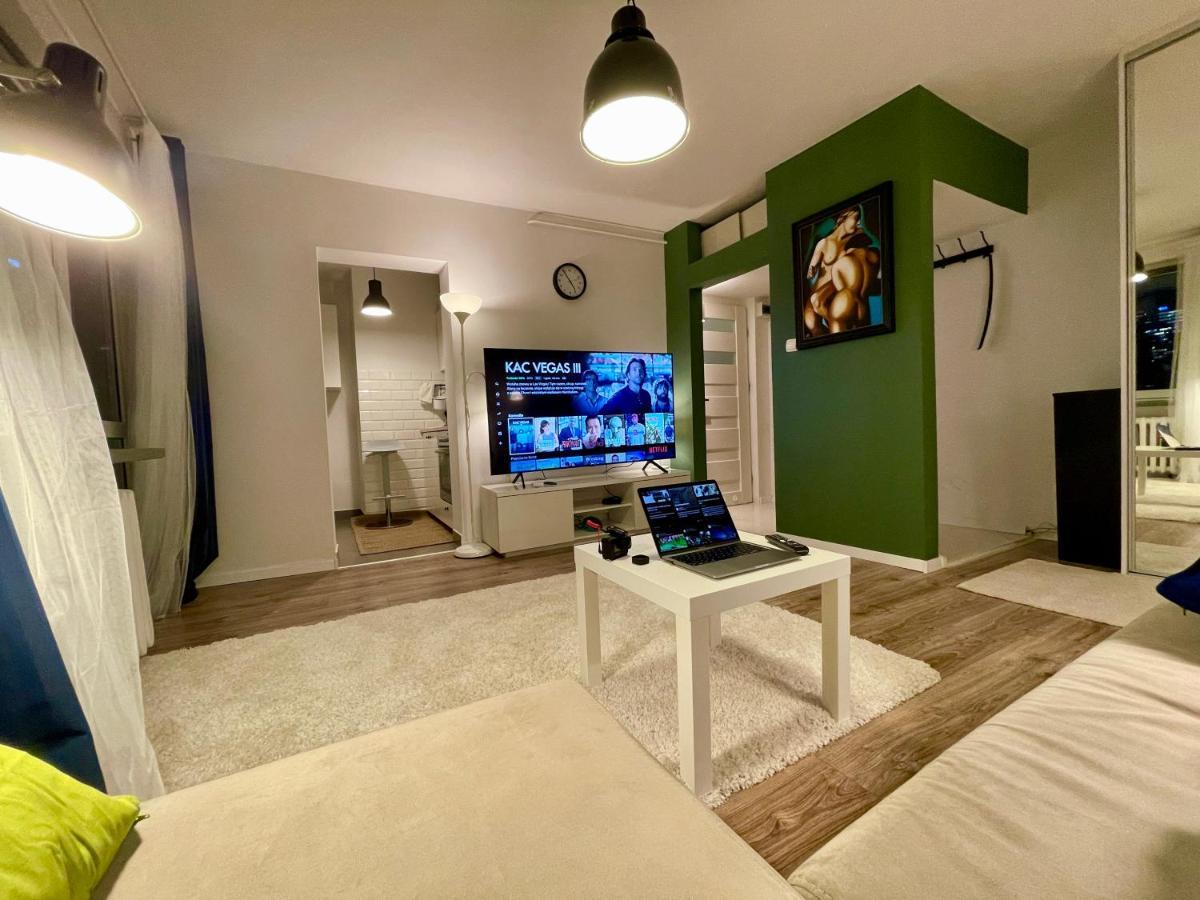 Apartament Holiday Metro Fast Wifi Tv'70 Netflix Hbo Appletv Warszawa Zewnętrze zdjęcie