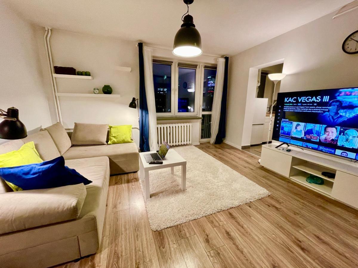 Apartament Holiday Metro Fast Wifi Tv'70 Netflix Hbo Appletv Warszawa Zewnętrze zdjęcie