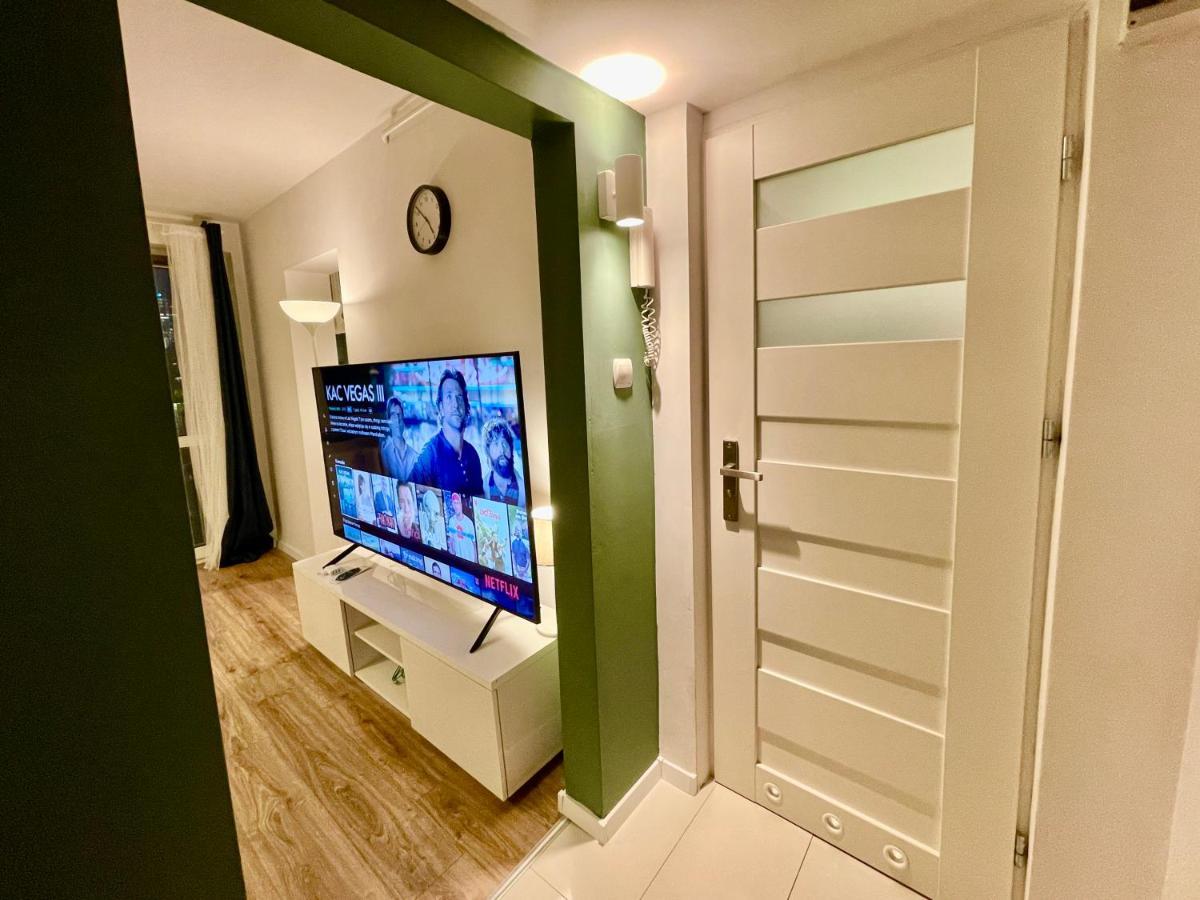 Apartament Holiday Metro Fast Wifi Tv'70 Netflix Hbo Appletv Warszawa Zewnętrze zdjęcie